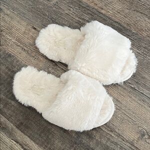 Elegant White Faux Fur Slippers